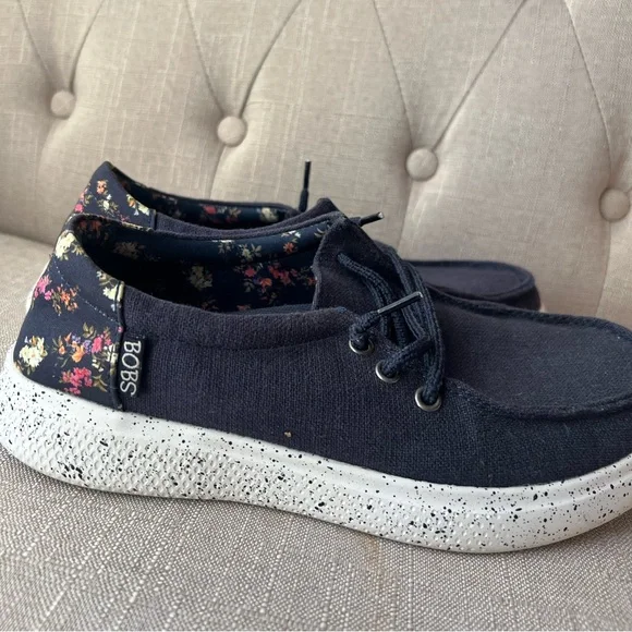 Size 7 Bobs Skipper Laurel Oak floral navy slip on memory foam shoes - Picture 2 of 9
